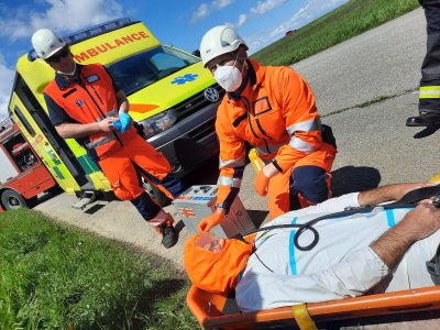 TC - Tábor, dopravní nehoda s únikem kyseliny, 18.5.2021